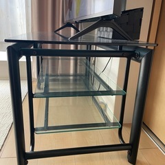 ガラステーブルの画像