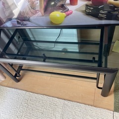 ガラステーブルの画像