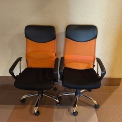 オフィスチェア　オレンジXブラック　2脚セットの画像