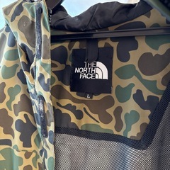 THE NORTH FACE カモフラージュ マウンテンパーカーの画像