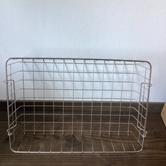 無印良品のワイヤーバスケット（ステンレス）の画像