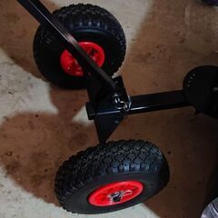 タイヤ付きスノープッシャー 除雪道具の画像