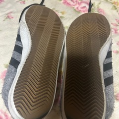 adidasシューズの画像