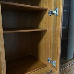 コスガ家具の食器棚の画像