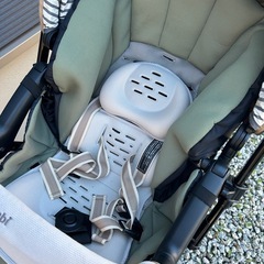 コンビベビーカー　スゴカル4キャスコンパクト　カーキの画像