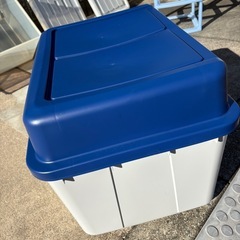 灯油缶の収納BOXの画像