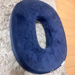 円座クッション　ドーナツクッション　LeLante ネイビーの画像