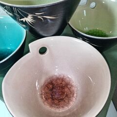 安南焼　ベトナム　バッチャン焼中鉢5客　掘り竹柄４色貫入　４色のガラス釉薬　美品の画像