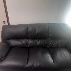 ソファー 黒の画像