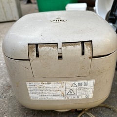 炊飯器の画像