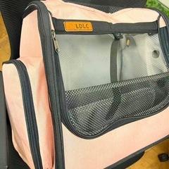 ペットキャリーバッグキャスター付き犬猫用通気性お出かけバッグ飛び出し防止ピンクの画像