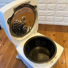 三菱 IHジャー炊飯器 NJ-VV108-W ／直接引渡希望(送料着払いであれば郵送可) の画像