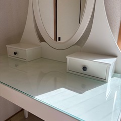 IKEA 化粧台　ドレッサー　鏡台　ヘムネスの画像