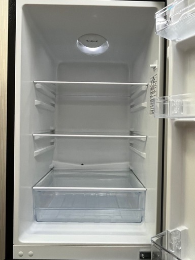 56 大きめ2ドア!! Hisense 2023年 175L HR-D1701B トップ 右開き 直冷