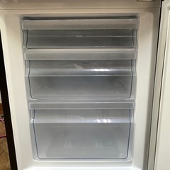 #56 大きめ2ドア!! Hisense 2023年 175L HR-D1701B 右開き 直冷式冷蔵庫の画像