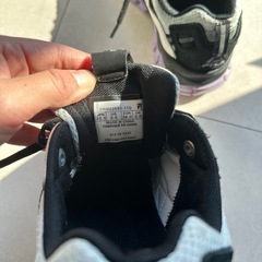 ＦＩＬＡ　スニーカー　22.5センチ
の画像