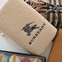 カシミア混　マフラー手袋　バーバリー　ハンドタオル　バーバリー柄大判ストール　まとめの画像
