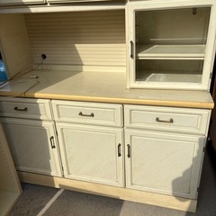 無料　食器棚　洋風
の画像