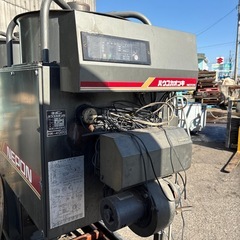 ネポン製機器と重油タンクの画像