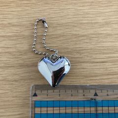 ★ハート型★ペンダント/チャーム/キーホルダー/アクセサリー★シルバー★用途色々★の画像