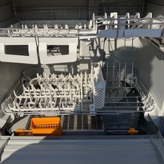 Panasonic 食器洗い乾燥機 NP-TR8-W 2015年製の画像