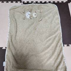 200円　ブランケット２枚セット　くまさんブランケットとクマさんマント風ブランケットの画像