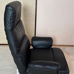 ニトリ　リクライニング回転座椅子の画像