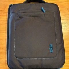 STM Jacket Small One ブラック／One Size／未使用／iPad・電子書籍・スマホ収納対応の画像