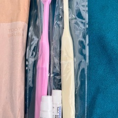 【新品未開封】歯ブラシ 7本セット 歯磨き粉付きの画像