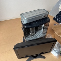 条件付き無料！ニトリゲーミングチェア・テレビ・灯油ヒーター等　の画像