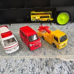 トミカ付き収納の画像