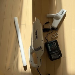 ゴミ箱、マキタの掃除機、洗濯かご、洗い物たて全部0円‼️の画像