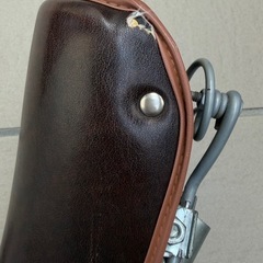 ブリヂストン「bikke（ビッケ）」用の ハンドルグリップ（新品未使用） と サドル（中古）の画像