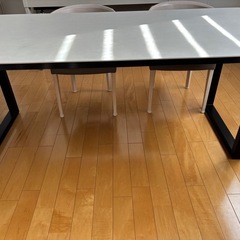 綾野製作所のセラミックダイニングテーブルの画像