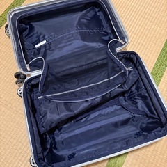 スーツケースの画像