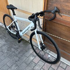 【リサイクルショップどりーむ荒田店】No.599 美品のロードバイク入荷♪ カラー白 ギア3×9＝27速　機械式ディスクブレーキ　の画像