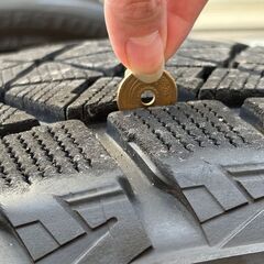 バリ山 中古スタッドレスタイヤ BRIDGESTONE ブリヂストン BLIZZAK DM-V2 275/50R20 113Q 4本セット 冬用タイヤ 8分山の画像