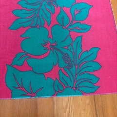 ハイビスカステーブルクロスの画像