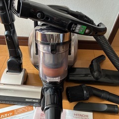 日立　サイクロン掃除機❣️自走式ヘッドライト付の画像
