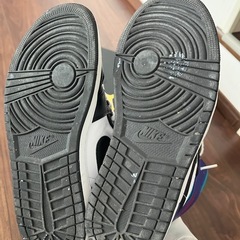 NIKE エアージョーダン1ミッドの画像