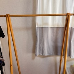 ハンガーラックの画像