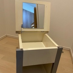 鏡台の画像