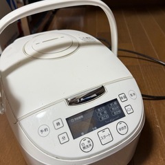 山善 YAMAZEN 炊飯器 BCS-550(W) 1.0L（2020年製） の画像