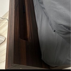 ベッドフレームの画像