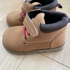 新品未使用 ブーツ 16cmの画像