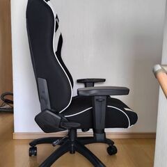 ゲーミングチェアの画像