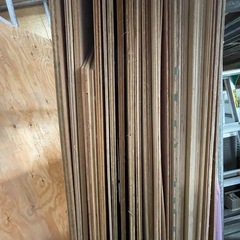 合板ベニヤ・厚さ3mm〜12mmで25枚くらい【1枚(3mm )300円〜(12mm)1500円】の画像