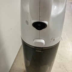 I 2512-150 ハイアール　スティッククリーナー2018年製　動作確認済み　キズ汚れ有りの画像