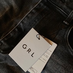 Mサイズ　GRLジーンズ
の画像