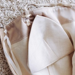 リボン付き ティアードドレス　ベージュの画像